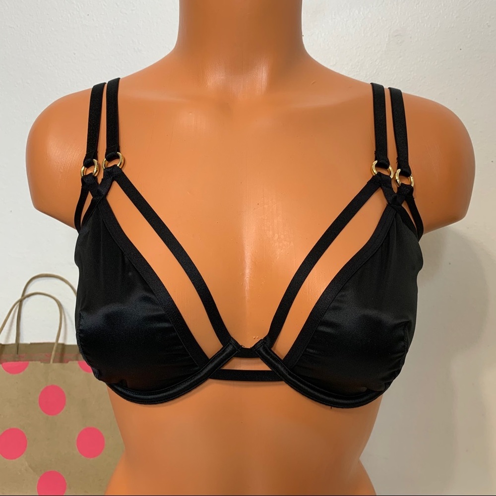 VICTORIA’S SECRET VERY SEXY STRAPPY FRONT BRA